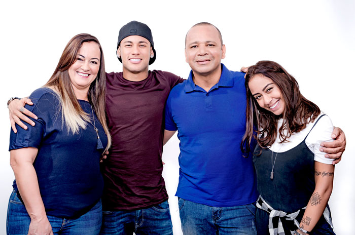 Tele Sena estreia campanha milionária de Natal com participação de Neymar  Jr. e família | Portal da Propaganda